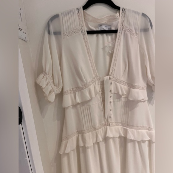 ASOS Design button through lace insert tiered midi dress in ivory - Picture 4 of 8